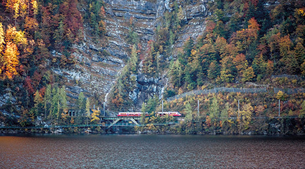 Hallstättersee Brücke, Felswand